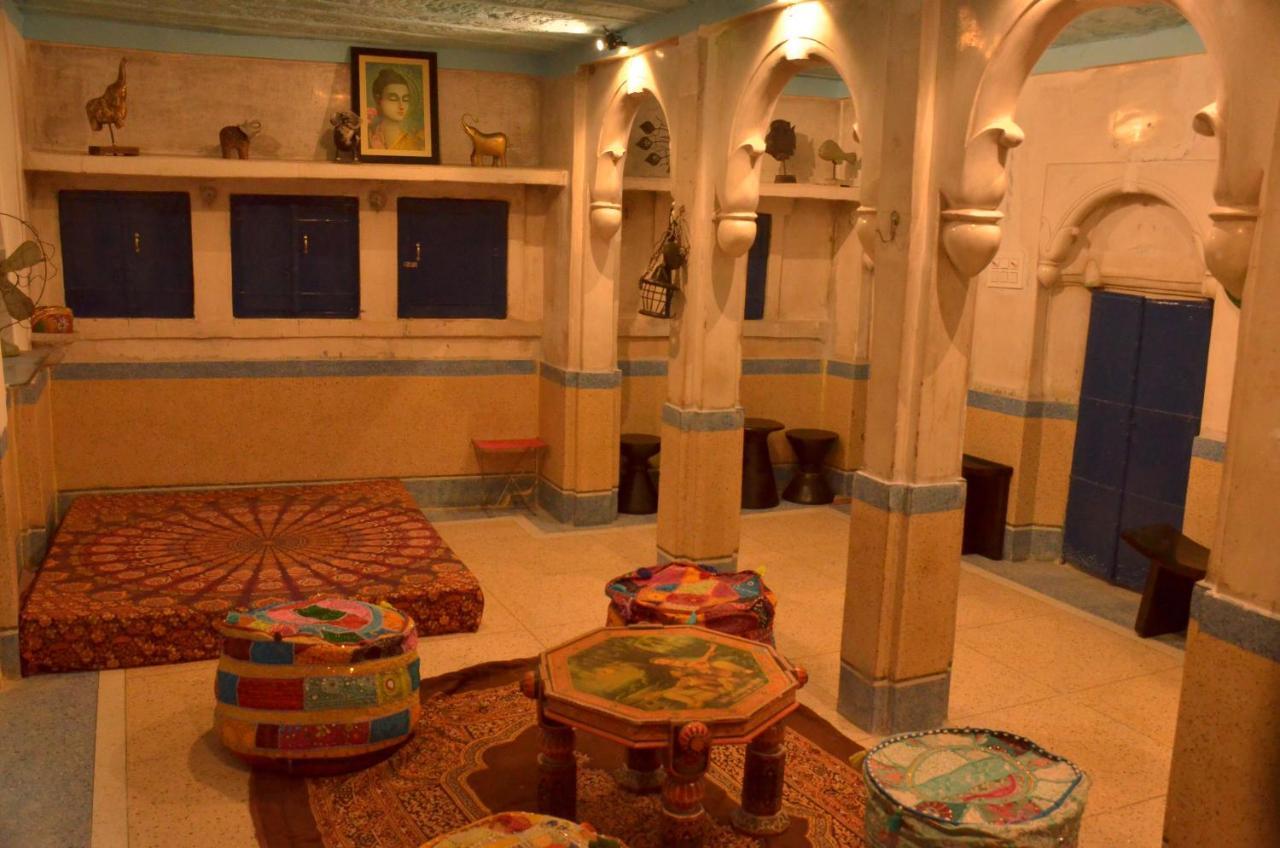 Aura B&B - The Haveli Homestay ジョードプル エクステリア 写真