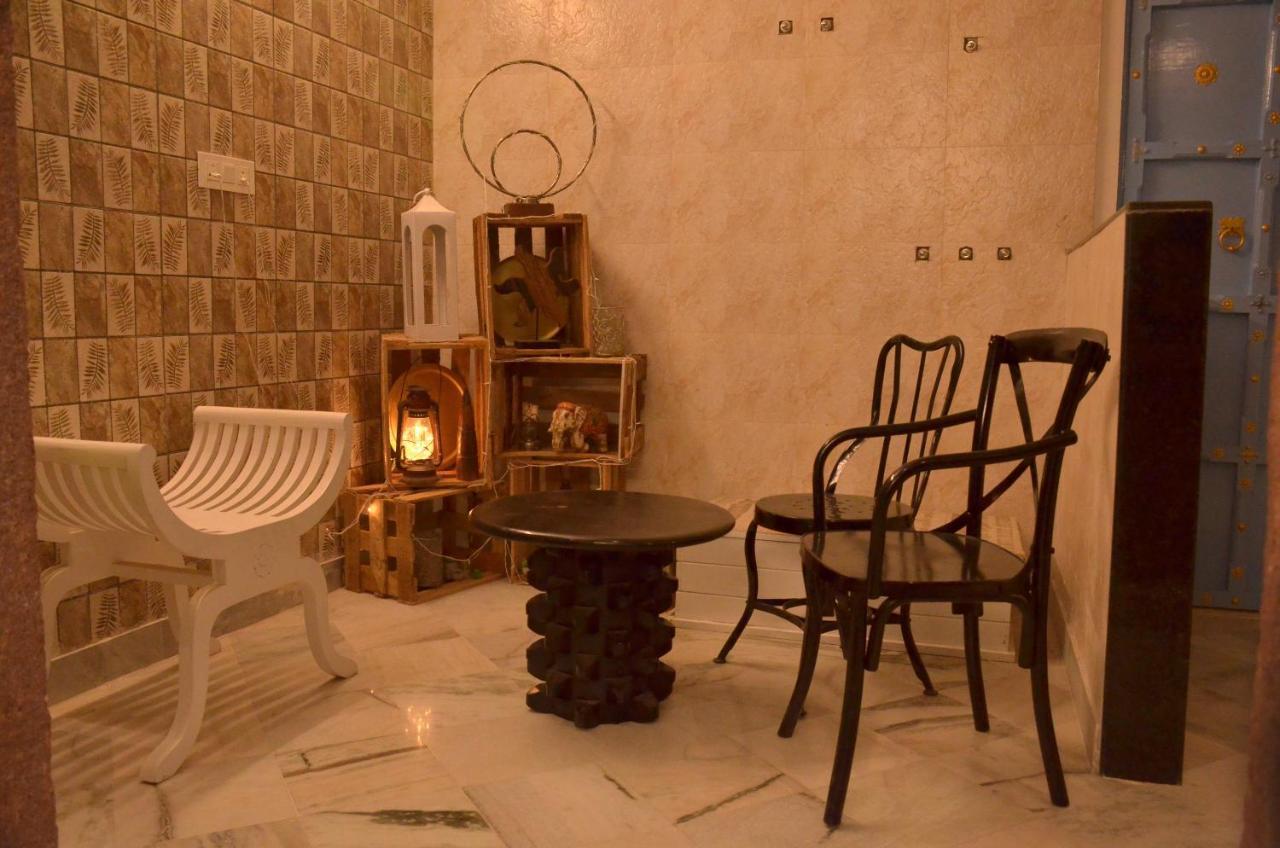 Aura B&B - The Haveli Homestay ジョードプル エクステリア 写真