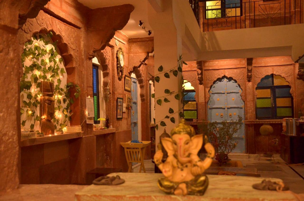 Aura B&B - The Haveli Homestay ジョードプル エクステリア 写真