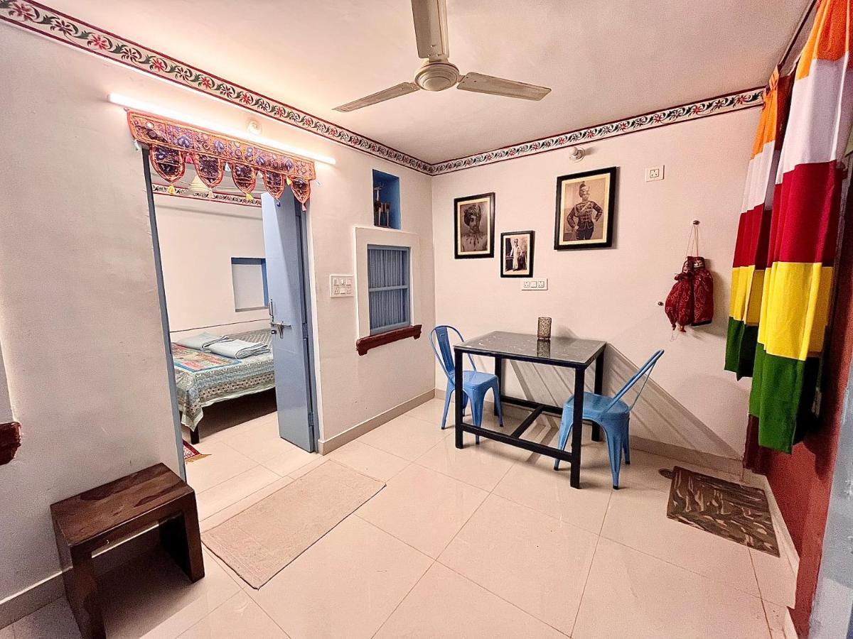 Aura B&B - The Haveli Homestay ジョードプル エクステリア 写真