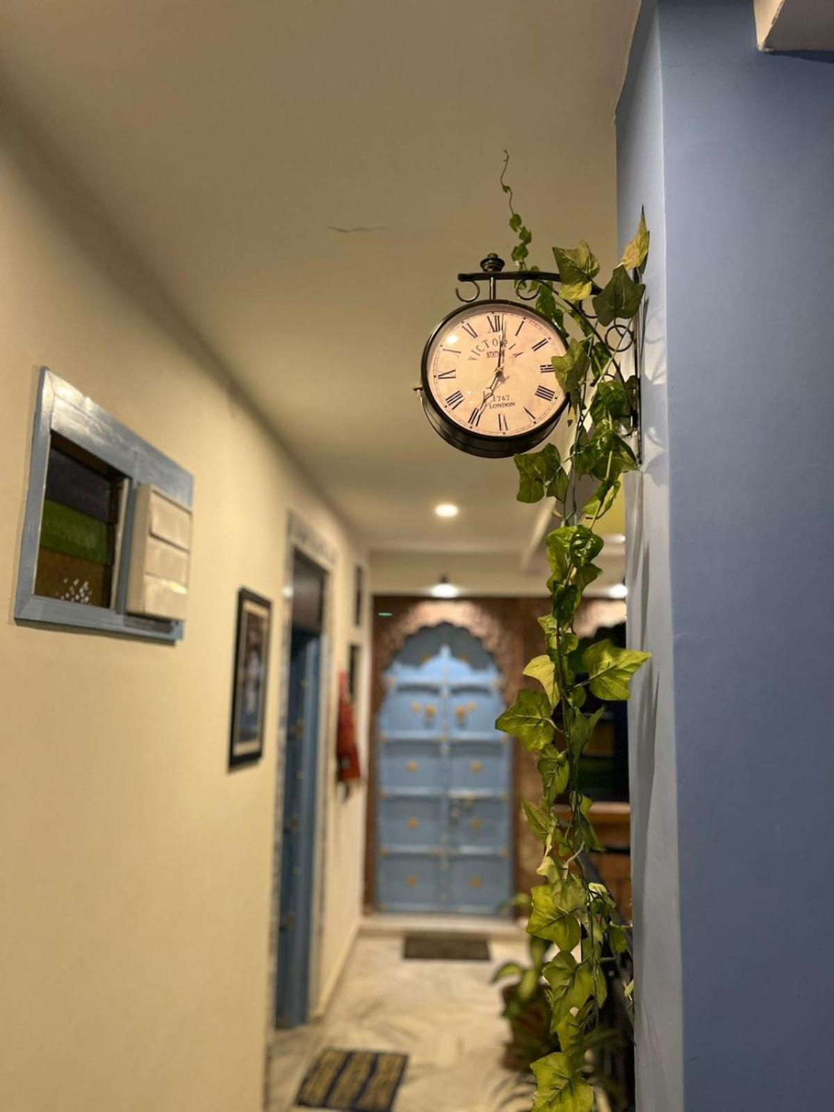 Aura B&B - The Haveli Homestay ジョードプル エクステリア 写真