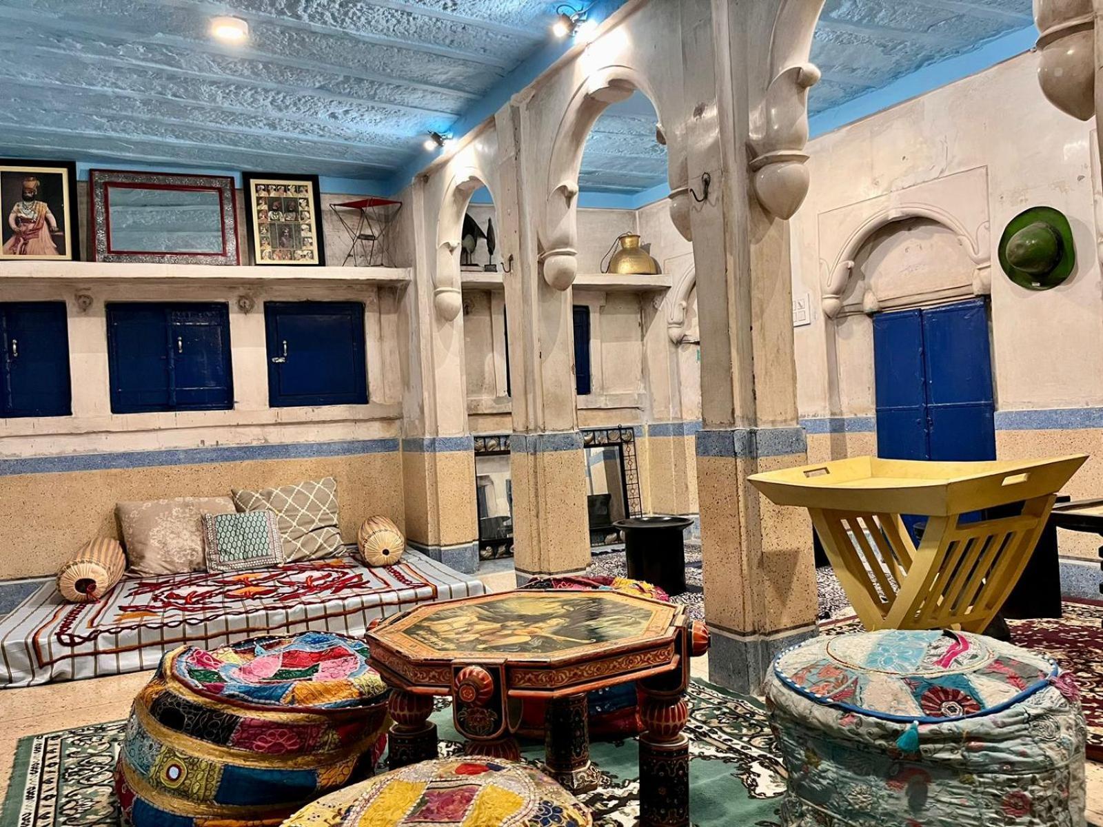 Aura B&B - The Haveli Homestay ジョードプル エクステリア 写真
